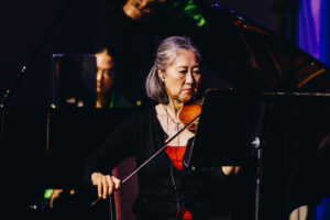 Carol Lynn Fujino, Violin (Photo: Green Yang)